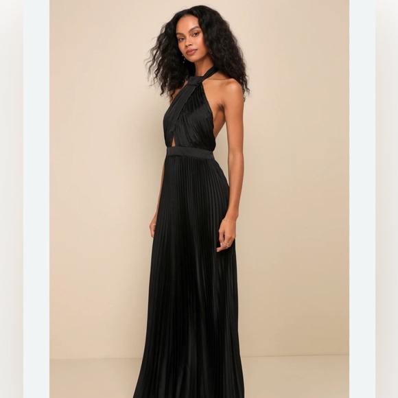 Lulus Dresses & Skirts - Lulus Black Pleated Dress